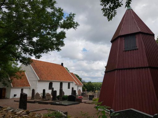 Tuve kyrka Göteborg med klocktorn foto Bo Ariansson